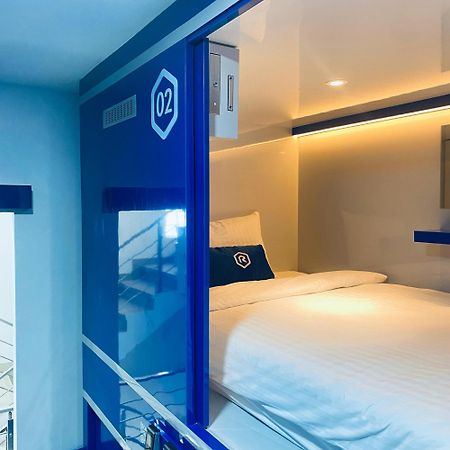 Rosalyne Sleepbox Malioboro 3 Hotel Yogyakarta Exterior photo
