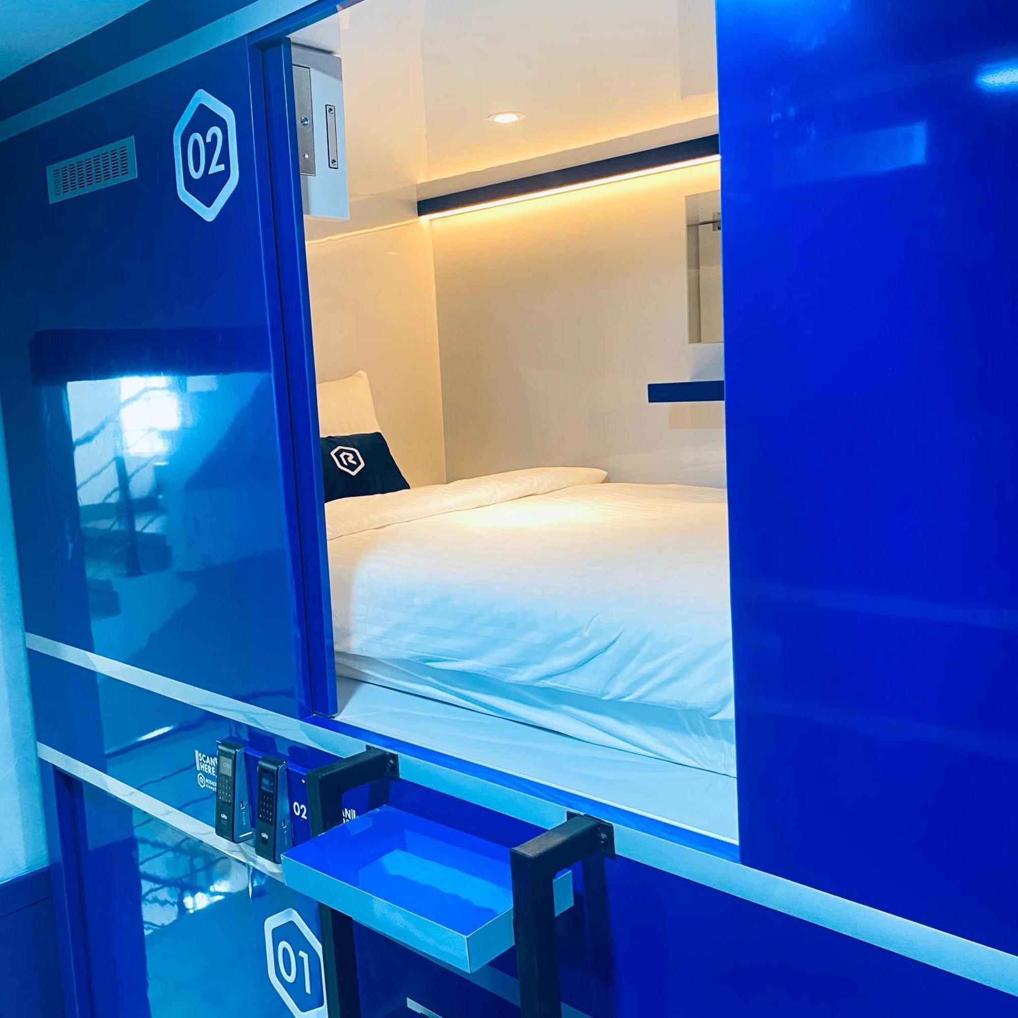 Rosalyne Sleepbox Malioboro 3 Hotel Yogyakarta Exterior photo