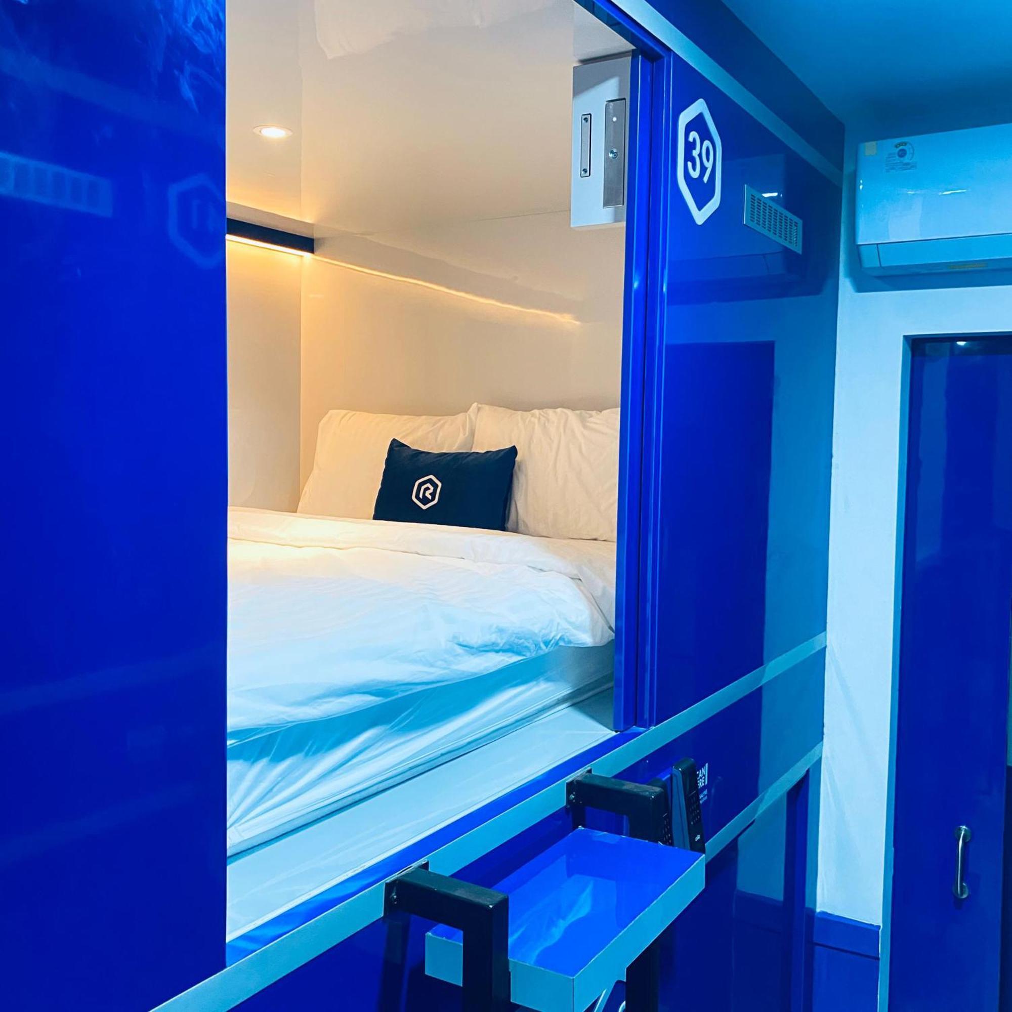 Rosalyne Sleepbox Malioboro 3 Hotel Yogyakarta Exterior photo