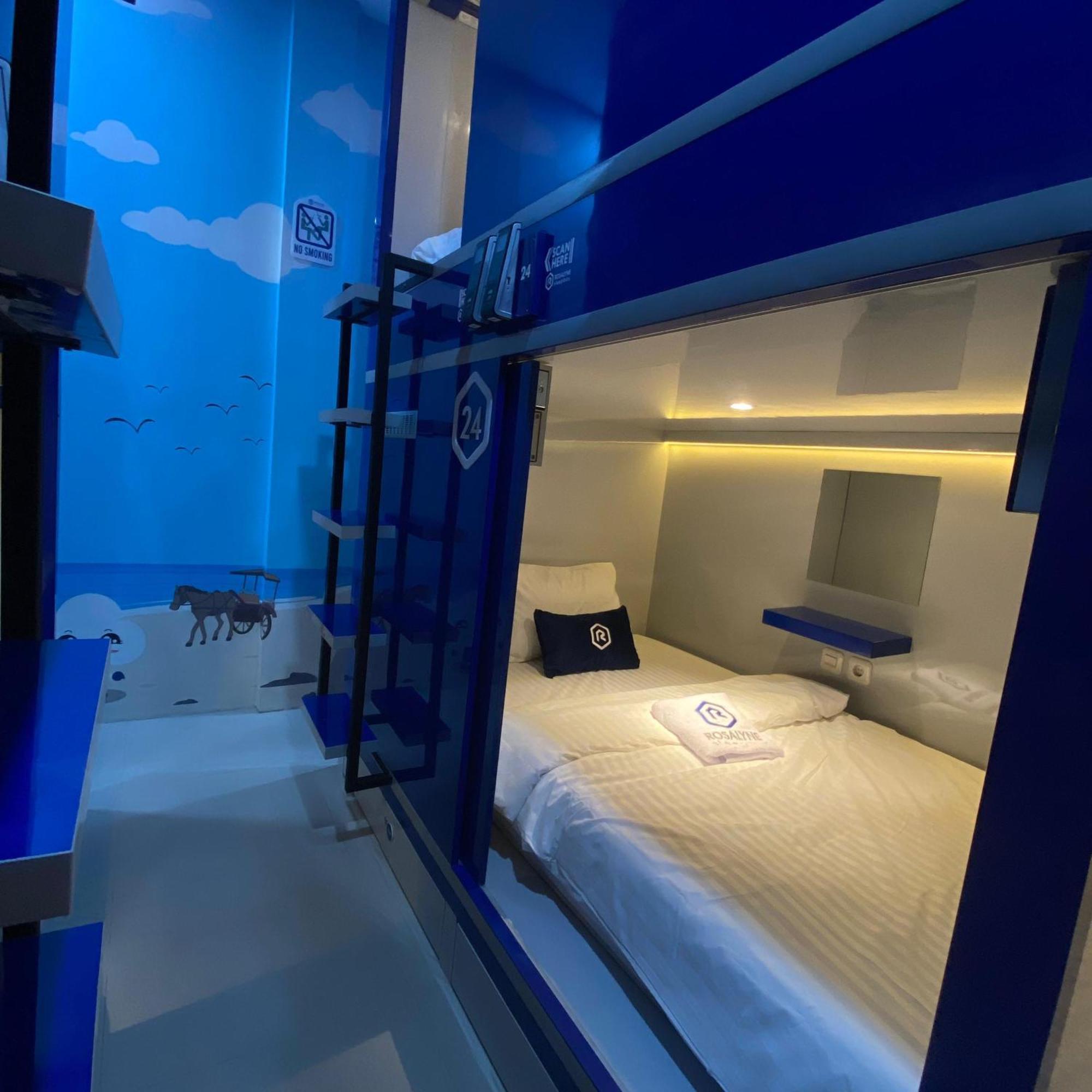 Rosalyne Sleepbox Malioboro 3 Hotel Yogyakarta Exterior photo