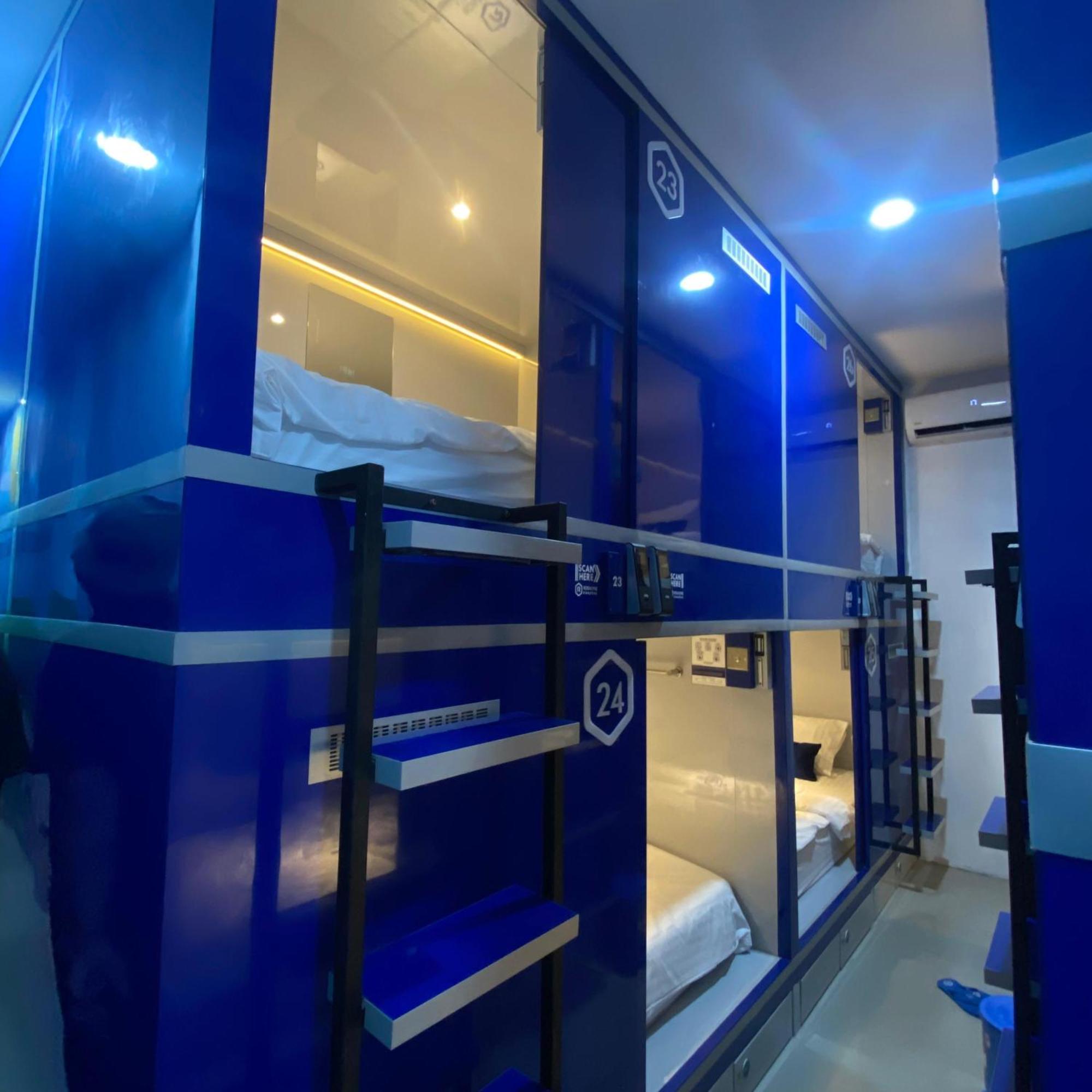 Rosalyne Sleepbox Malioboro 3 Hotel Yogyakarta Exterior photo